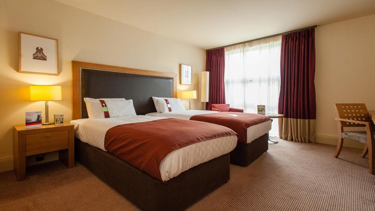 Holiday Inn Dumfries By Ihg Exterior foto