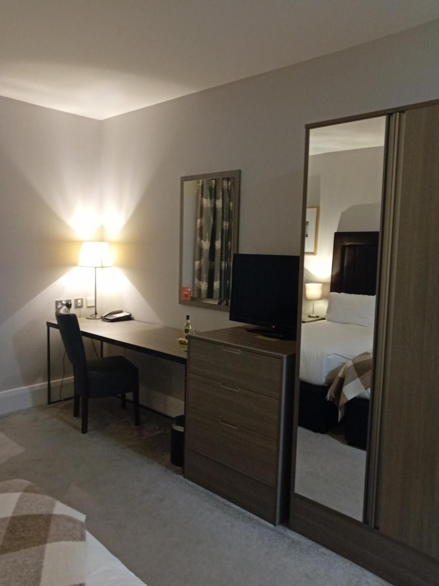 Holiday Inn Dumfries By Ihg Exterior foto